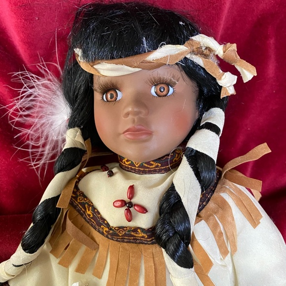 Beautiful Native Doll - Picture 3 of 13